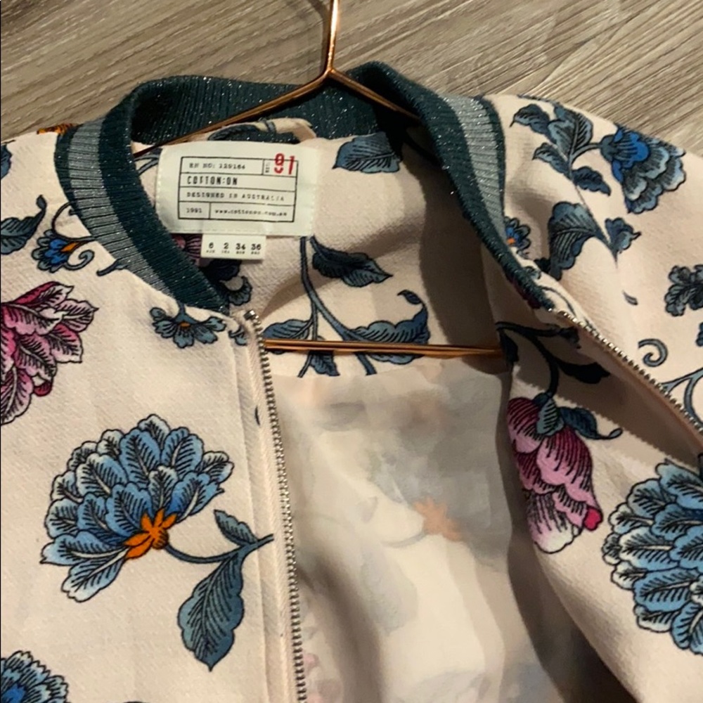 polyester jacket - Picture 3 of 3